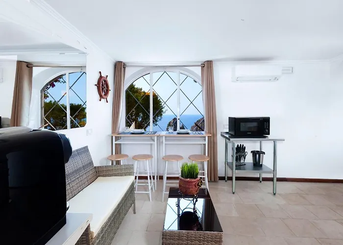 Faraglionensis Monaconehouse * كابري